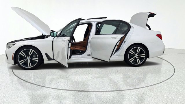 Used 2019 BMW 740i w/ M Sport Package RWD image 14