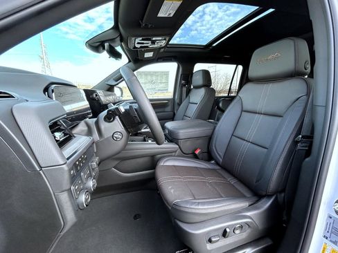 New 2026 Chevrolet Suburban High Country AWD/4WD image 10