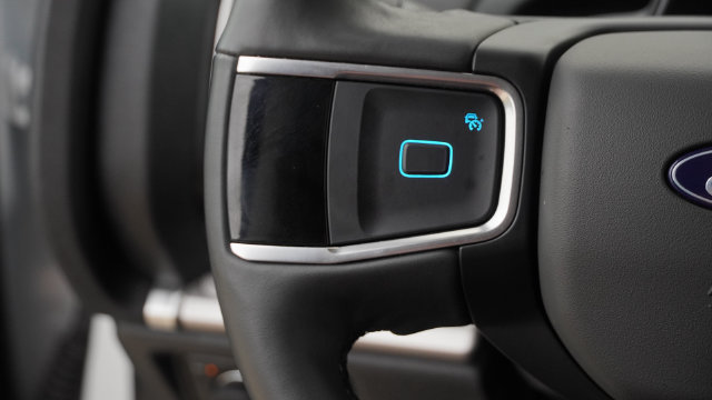 Used 2025 Ford Expedition Active AWD/4WD image 30