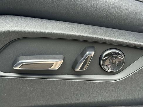 Used 2023 Acura MDX SH-AWD w/ Technology Package image 23