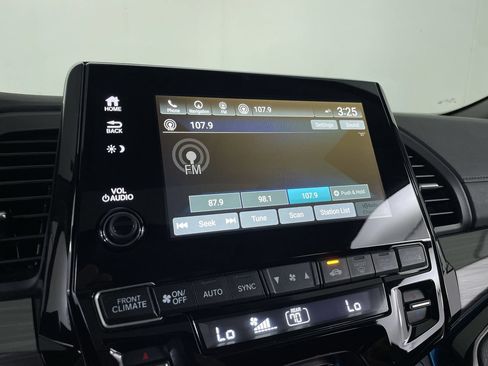 Used 2023 Honda Odyssey Elite image 14