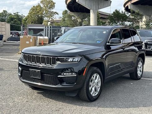 Used 2023 Jeep Grand Cherokee Limited AWD/4WD image 6