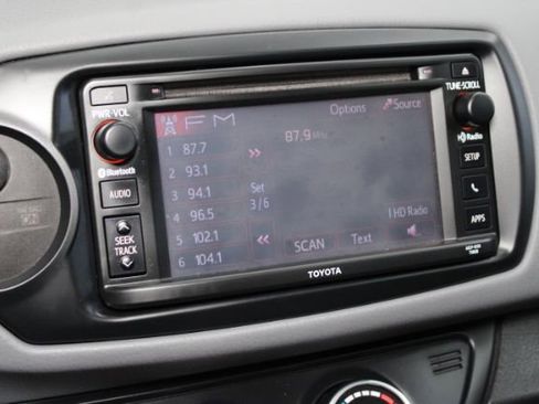Used 2015 Toyota Yaris LE FWD image 15
