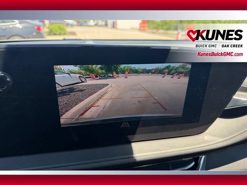 Used 2026 Buick Envista Sport Touring w/ Convenience I Package FWD image 23