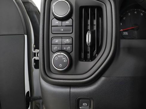 Used 2025 Chevrolet Silverado 2500 Custom w/ Custom Value Package image 18