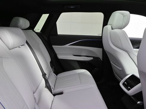 New 2025 Cadillac Lyriq Luxury w/ LPO, Floor Liner Package image 17