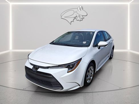Used 2024 Toyota Corolla LE image 10