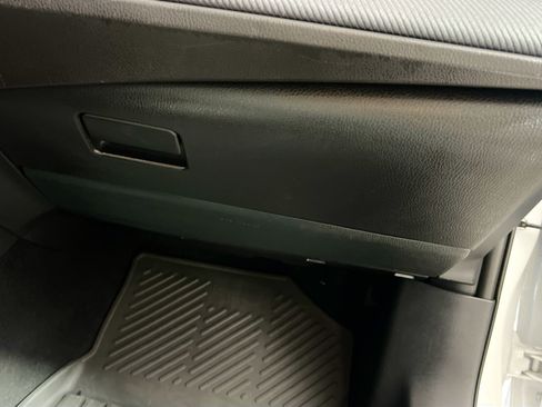 Used 2025 Toyota Camry SE image 35