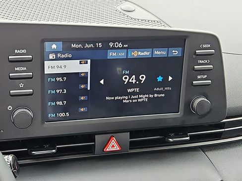 Used 2025 Hyundai Elantra Sport FWD image 15