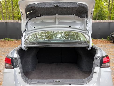 Used 2025 Nissan Versa SV FWD image 29
