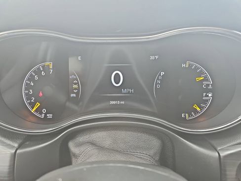 Used 2022 Jeep Grand Cherokee Laredo E image 16