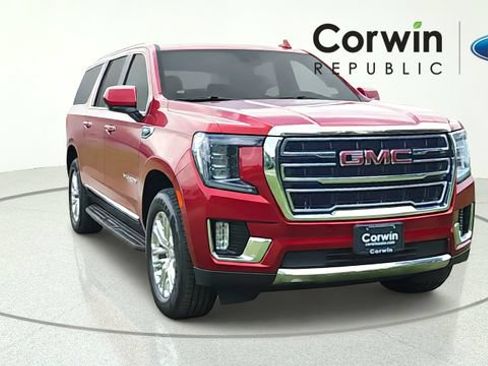 Used 2023 GMC Yukon XL SLT AWD/4WD image 2