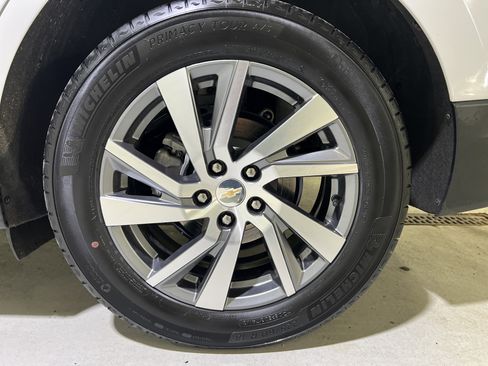 Used 2023 Chevrolet Equinox LT AWD/4WD image 13