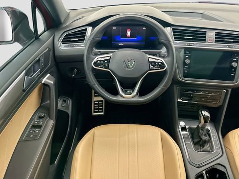 Certified 2024 Volkswagen Tiguan SE R-Line FWD image 10