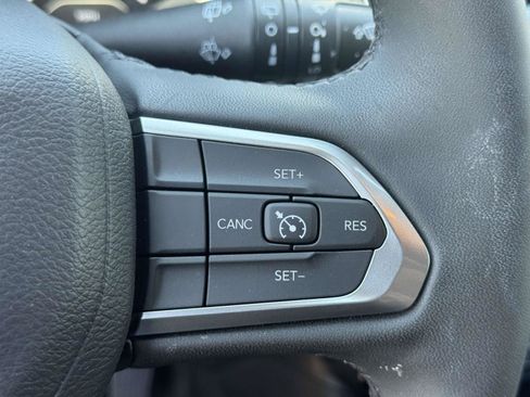 Used 2024 Jeep Compass Latitude AWD/4WD image 21
