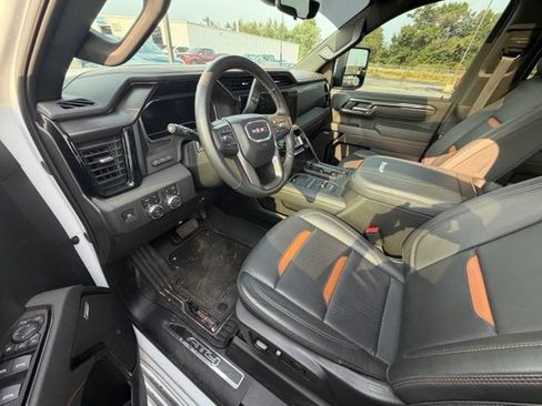 Used 2025 GMC Sierra 3500 AT4 w/ AT4 Premium Plus Package AWD/4WD image 4