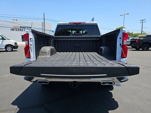 New 2026 Chevrolet Silverado 1500 LTZ w/ LTZ Premium Package AWD/4WD image 12