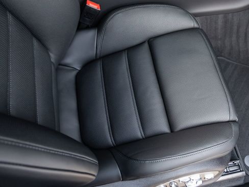 Certified 2026 Porsche Macan AWD/4WD image 45