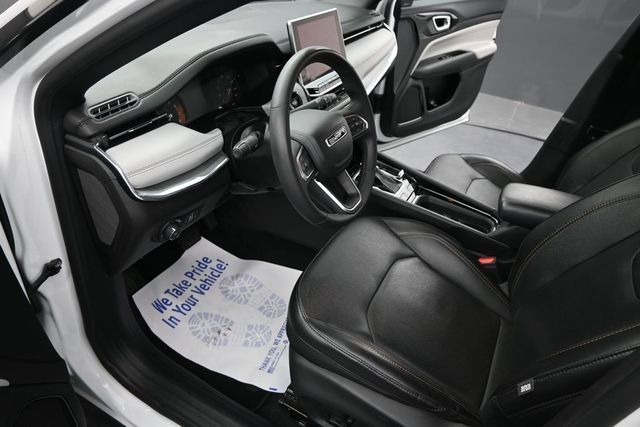 Used 2023 Jeep Compass Limited w/ Elite Group AWD/4WD image 11