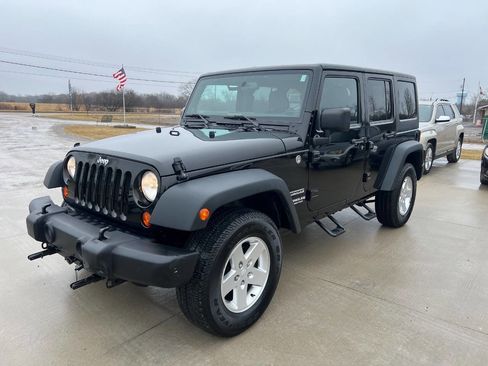 Used 2013 Jeep Wrangler Unlimited Sport AWD/4WD image 4
