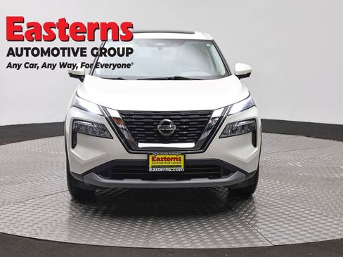Used 2021 Nissan Rogue SV w/ Premium Package AWD/4WD image 2