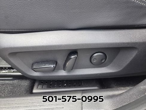 Used 2025 Nissan Rogue SL FWD image 18