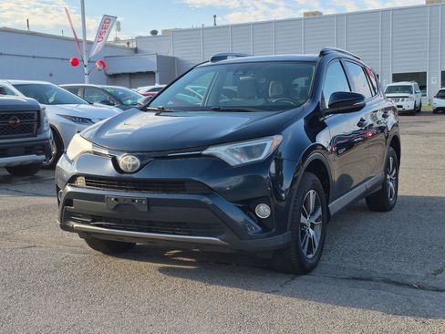 Used 2017 Toyota RAV4 XLE w/ All Weather Liner Package AWD/4WD image 10