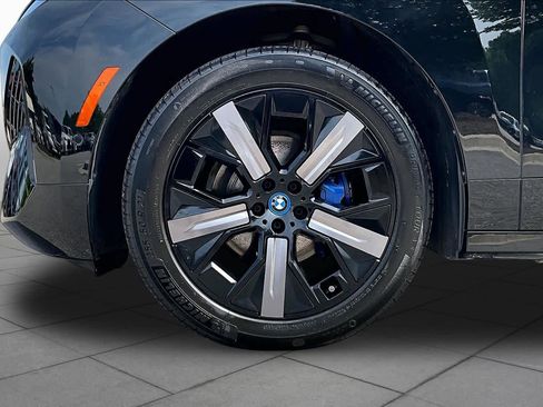 Used 2024 BMW iX xDrive50 w/ Sport Package AWD/4WD image 10