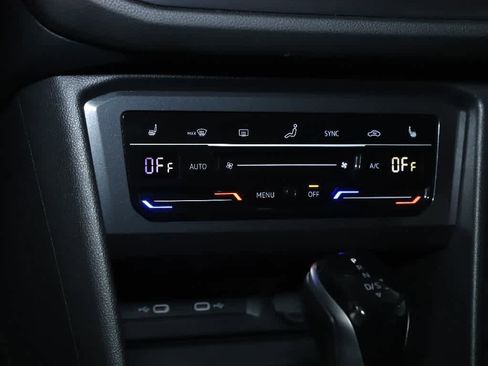 Certified 2022 Volkswagen Tiguan SE w/ Panoramic Sunroof Package image 28