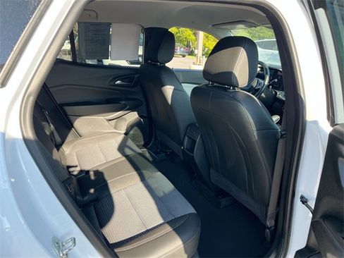 Used 2024 Chevrolet Trax LT w/ Driver Confidence Package image 25