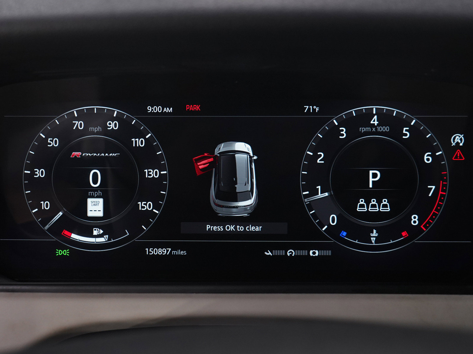 Used 2019 Land Rover Range Rover Velar R-Dynamic SE AWD/4WD image 28