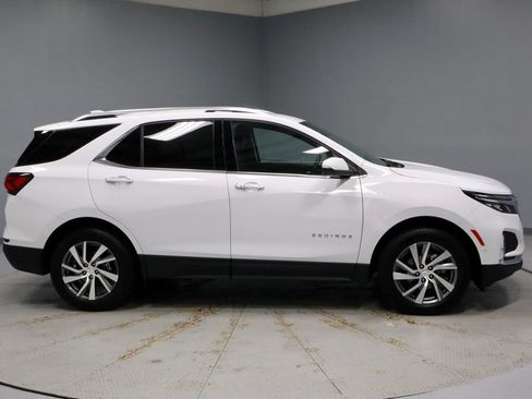 Used 2024 Chevrolet Equinox Premier AWD/4WD image 12
