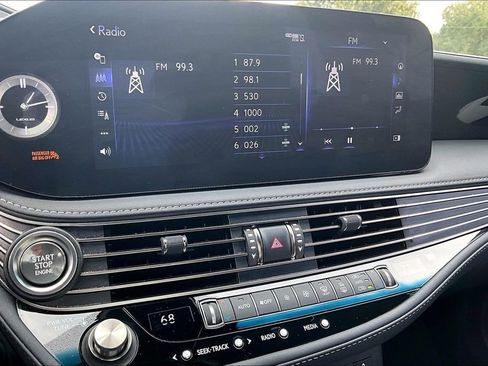 Used 2021 Lexus LS 500 F Sport w/ Accessory Package (Z2) image 24