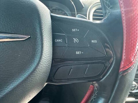 Used 2019 Chrysler 300 S w/ 300S Premium Group 2 RWD image 17