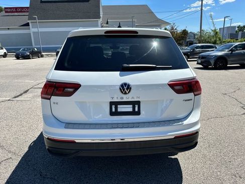 Certified 2023 Volkswagen Tiguan SE w/ Panoramic Sunroof Package AWD/4WD image 8