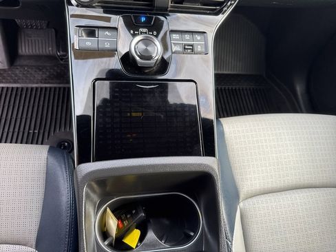 Certified 2023 Subaru Solterra Limited image 35