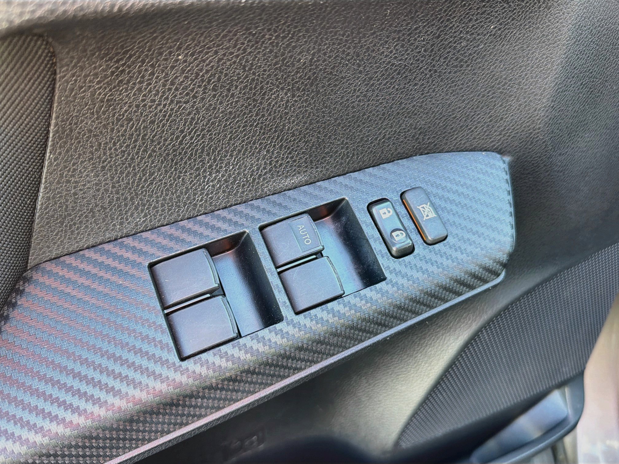 Used 2015 Toyota RAV4 LE AWD/4WD image 14