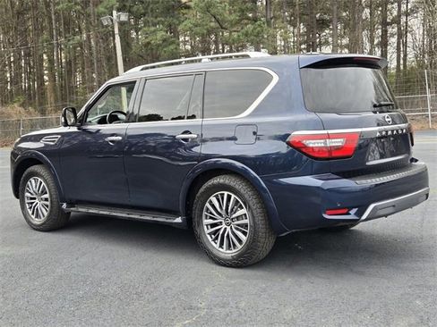 Used 2024 Nissan Armada SL w/ Captain's Chairs Package image 3