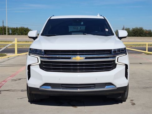 Used 2024 Chevrolet Suburban LT image 2