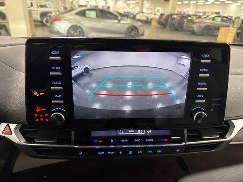 Used 2024 Toyota Sienna XLE image 35