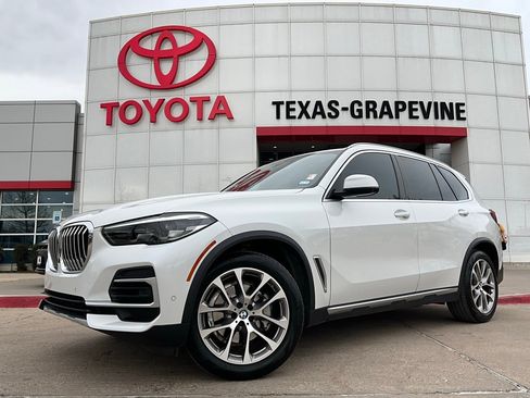 Used 2023 BMW X5 xDrive40i w/ Luxury Seating Package image 2