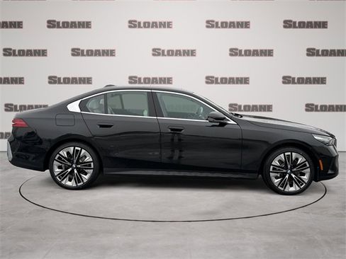 New 2026 BMW 530i xDrive w/ Premium Package image 6