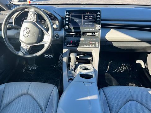 Used 2019 Toyota Avalon XSE w/ All Weather Liner Package image 3