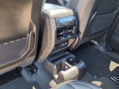 Used 2025 Jeep Grand Cherokee L Limited w/ Luxury Tech Group II AWD/4WD image 23