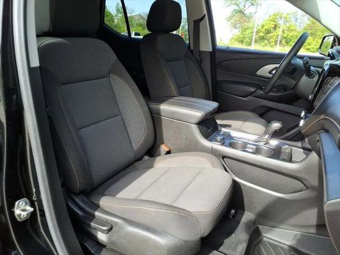 Used 2020 Chevrolet Traverse LS w/ LPO, Blackout Package AWD/4WD image 10