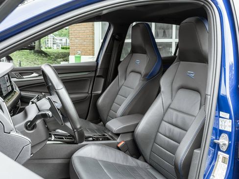 Used 2024 Volkswagen Golf R AWD/4WD image 7