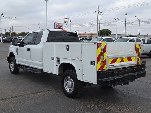 Used 2017 Ford F250 XL w/ Power Equipment Group AWD/4WD image 3