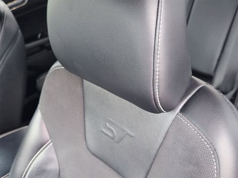 Used 2019 Ford Edge ST w/ Equipment Group 401A image 15