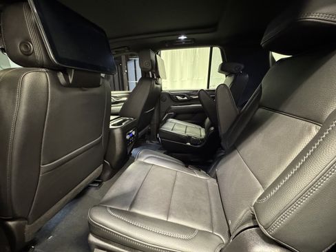 Used 2024 GMC Yukon Denali w/ Denali Reserve Package image 23