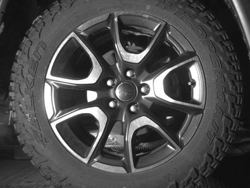 Used 2025 Jeep Compass Trailhawk AWD/4WD image 15